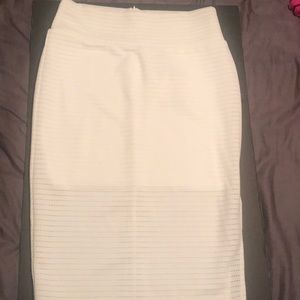New Bisou Bisou White Pencil Skirt Size Medium